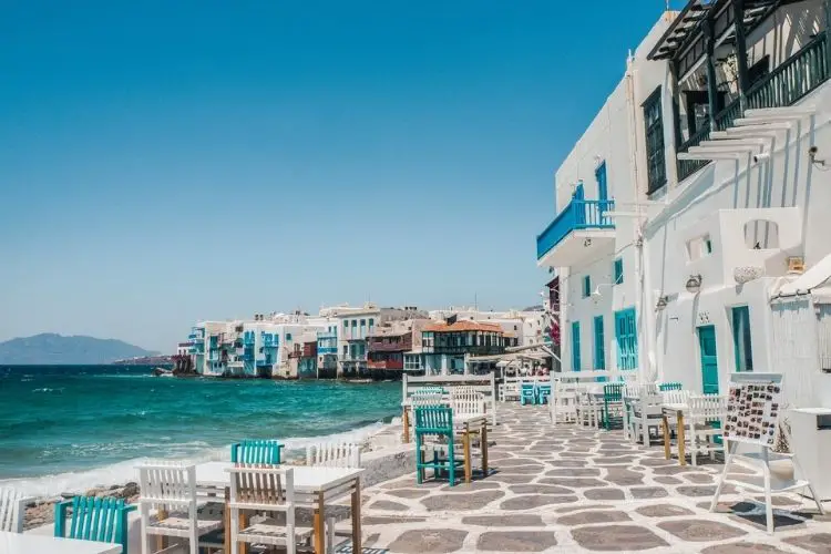 Island Hopping In Greece – The Ultimate Guide